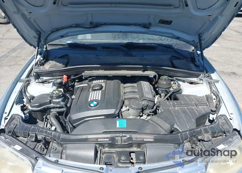 2010 BMW 128I из США, поврежденный, VIN WBAUN1C59AVH81962